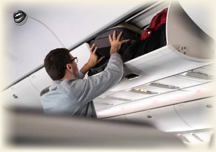 Bagajul de mână gratuit în avion? Parlamentul UE votează pentru reformă